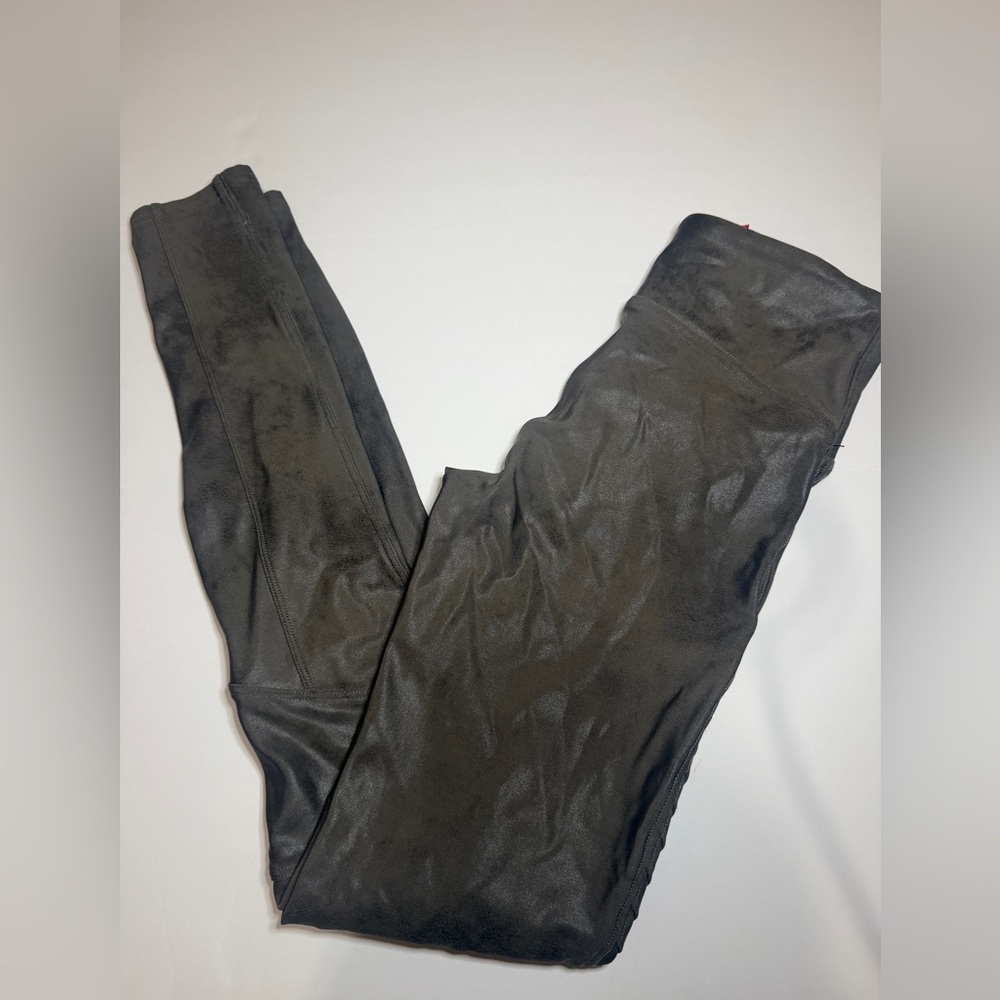 SPANX Dark Green/Black Leggings with Red Tag